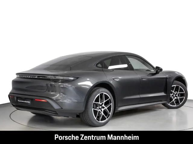 Porsche Taycan 4