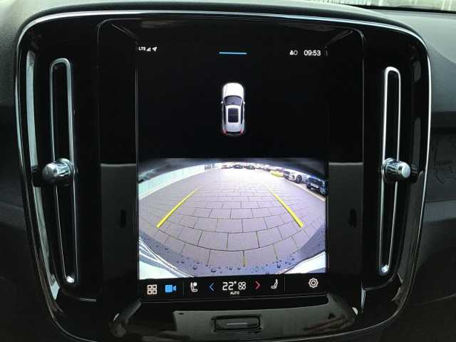 Volvo XC40 Core Recharge