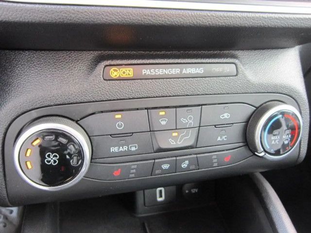 Ford Focus Cool & Connect Wagon