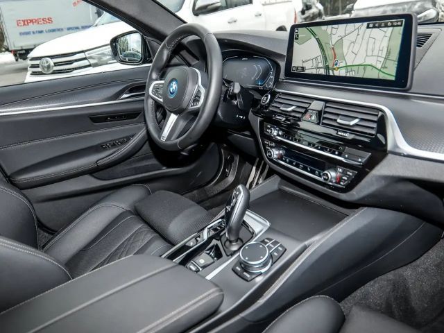 BMW 530 530e M-Sport Touring xDrive