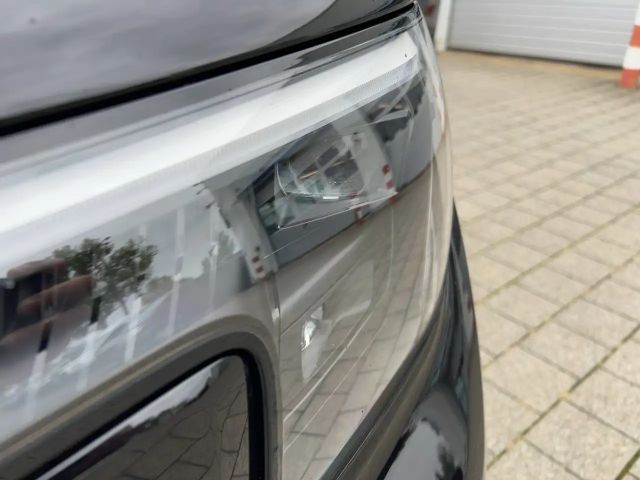 Ford Explorer Extended range Premium RWD