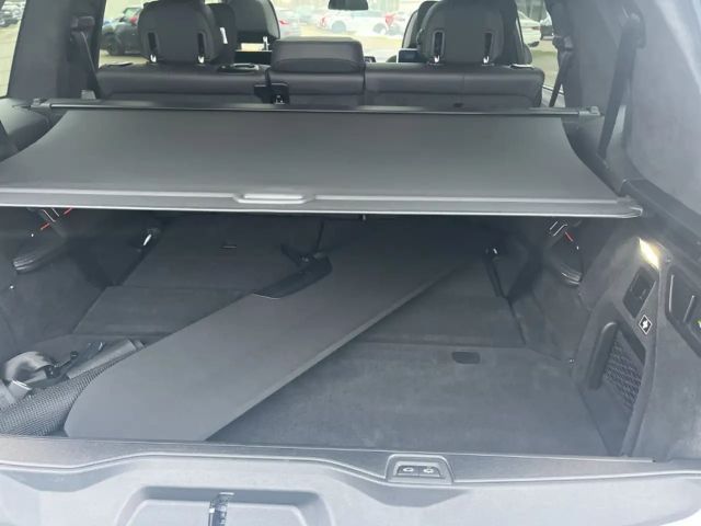 BMW X7 i/HUD/StandHZ/AHK/Panorama/Bowers&Wilkins