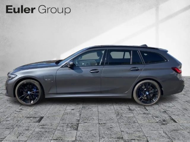 BMW 330 330e M-Sport Touring xDrive