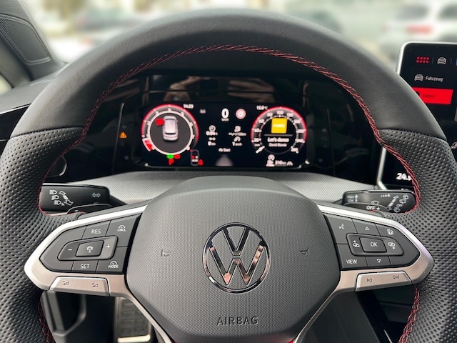 Volkswagen Golf 2.0 TSI Golf VIII