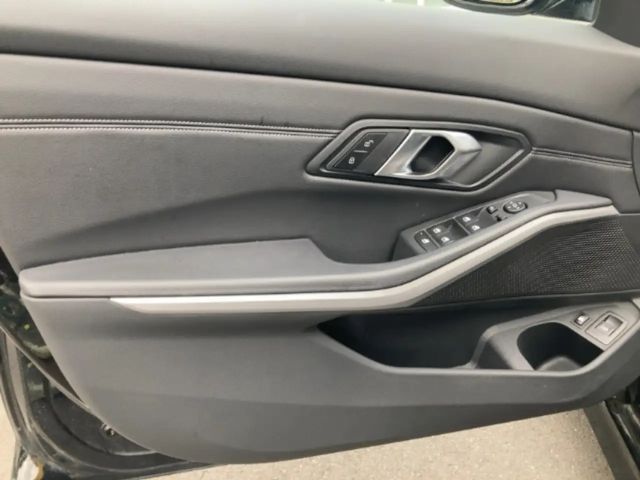 BMW 320 320e Touring