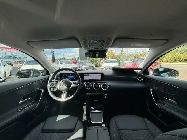 Mercedes-Benz A 180 A 180 PROGR+MBUX+KAM+LED+SHZ+ASSIST+DAB+CARPLAY+
