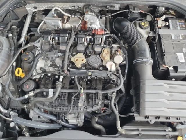 Volkswagen Golf 2.0 TSI Golf VIII