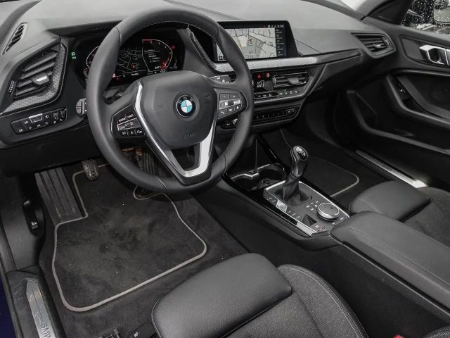 BMW 118 118i Sedan Sport Line