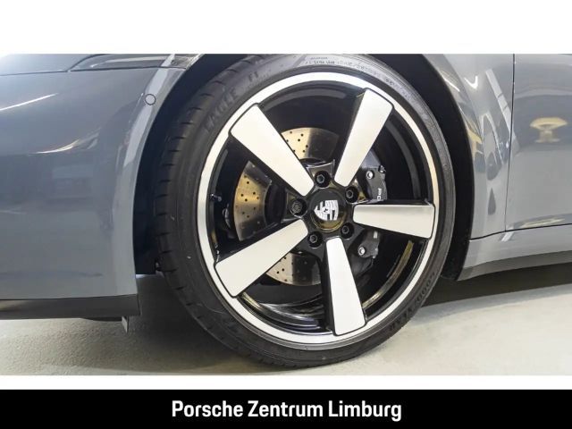 Porsche 992 Cabrio Carrera