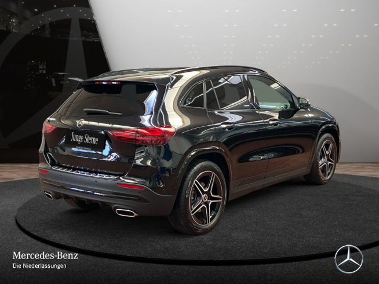 Mercedes-Benz GLA 180 AMG Line
