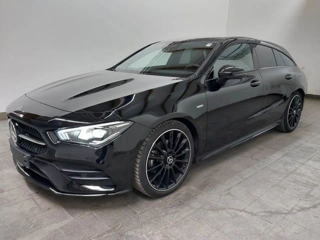Mercedes-Benz CLA 200 AMG Line Shooting Brake