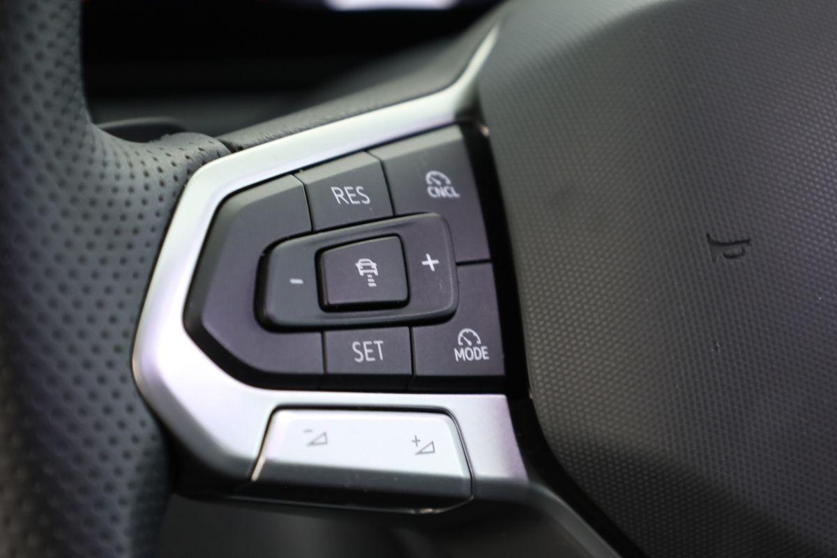 Volkswagen Tiguan 2.0 TSI DSG IQ.Drive R-Line