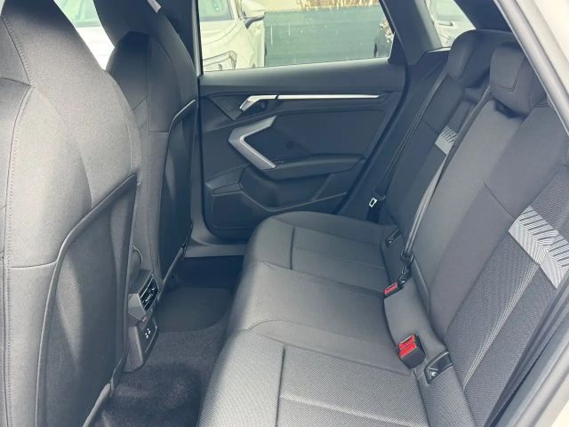 Audi A3 30 TFSI Sedan