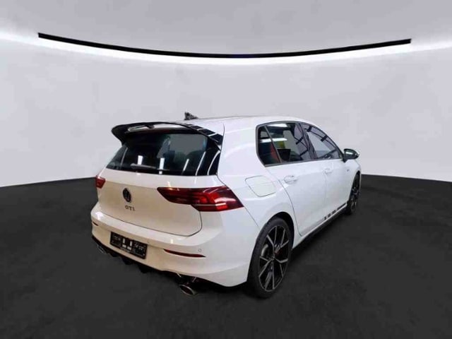 Volkswagen Golf 2.0 TSI DSG