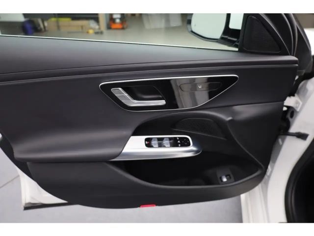 Mercedes-Benz E 220 AVANTGARDE E 220 d Sedan