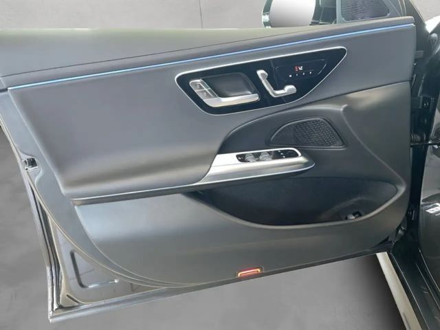 Mercedes-Benz E 200 Sedan