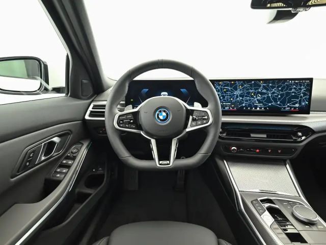 BMW 330 330e xDrive
