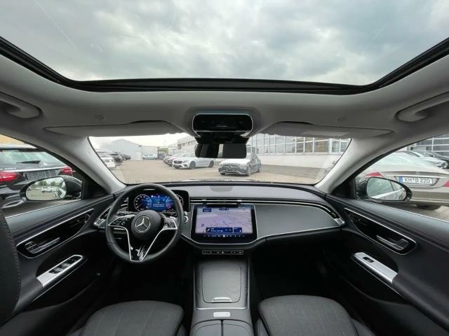 Mercedes-Benz E 200 AVANTGARDE Estate