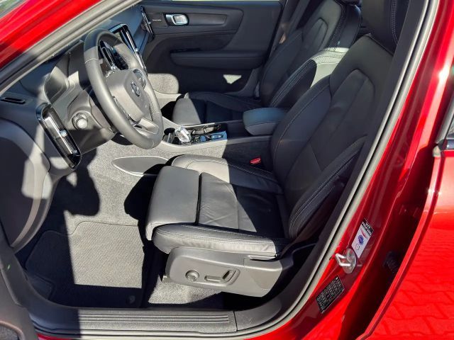 Volvo XC40 Dark Plus T5