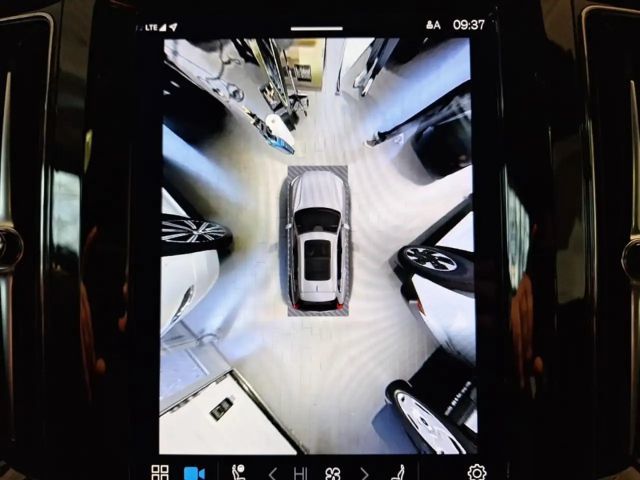 Volvo XC60 Dark Plus