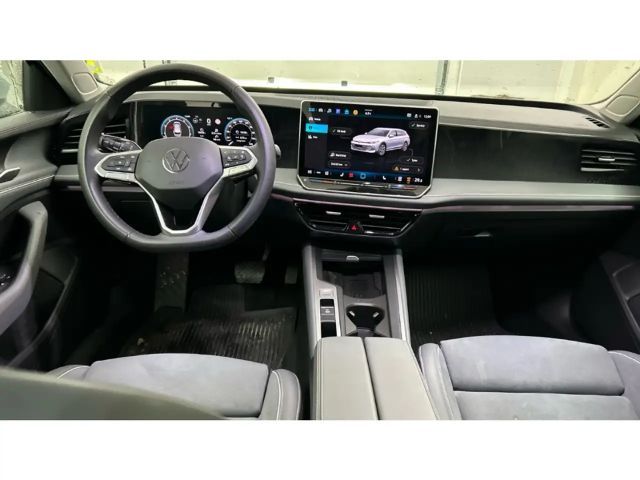 Volkswagen Passat 1.5 eTSI Business Variant