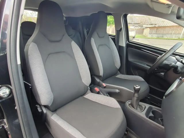 Toyota Aygo X Hatchback Play X-play