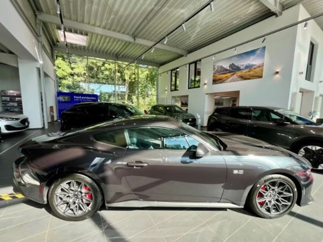 Ford Mustang Fastback GT 5.0 V8