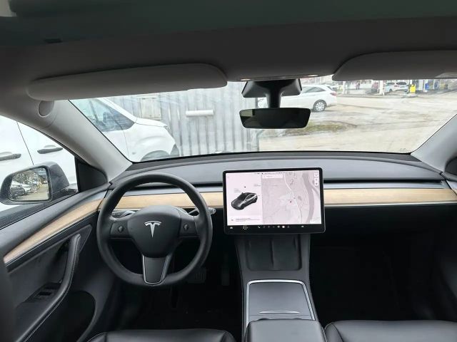 Tesla Model Y AWD Long Range