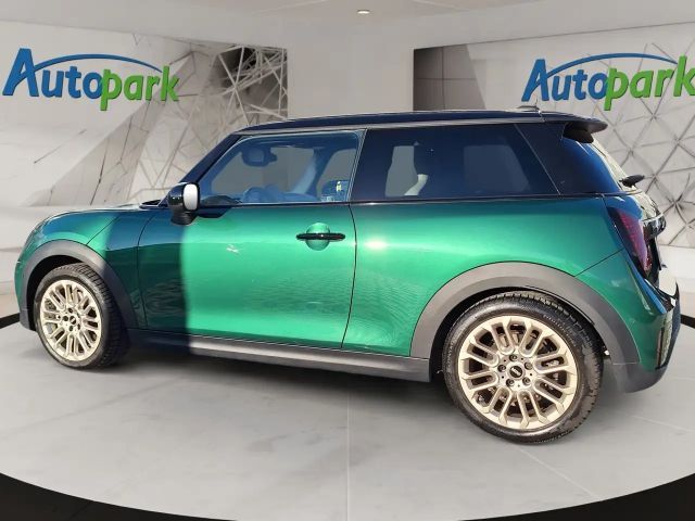 MINI Cooper Favoured Trim