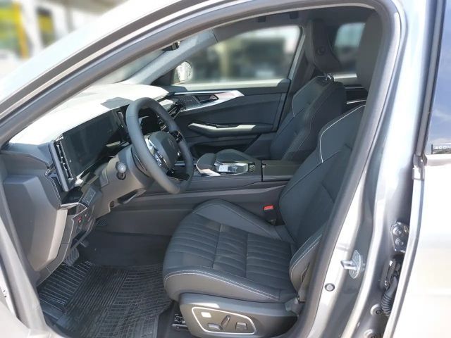 Renault Espace E-Tech Iconic