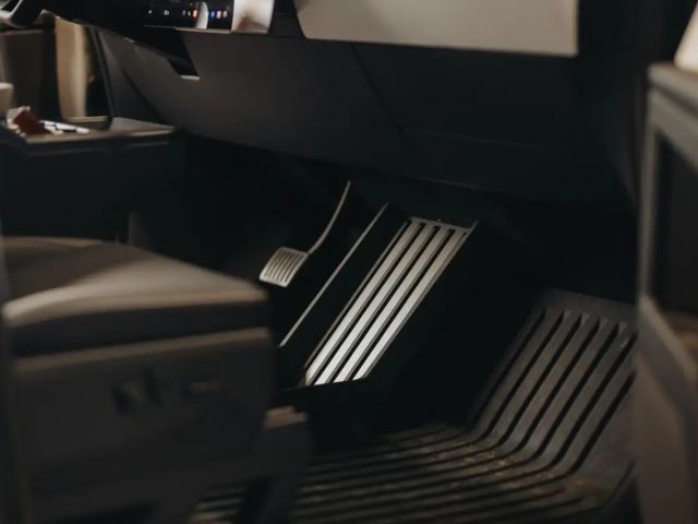 Tesla Cybertruck Cybertruck "foundation series" EU Zulassung