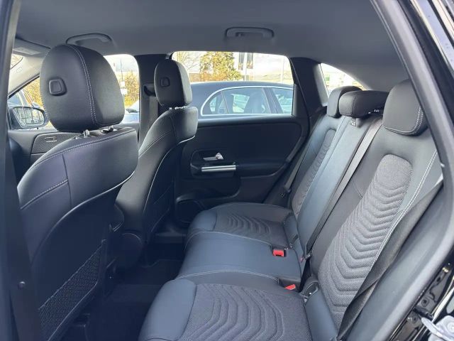 Mercedes-Benz B 180 B 180 PROGR+MULTIBEAM+AHK+KAM+SHZ+ASSIST+EASY-P+