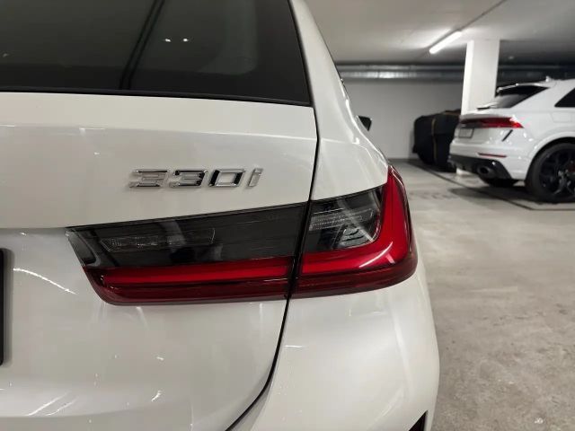 BMW 330 330i Touring xDrive
