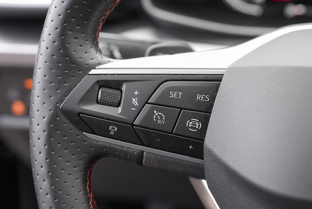 Seat Leon 1.5 eTSI DSG FR-lijn Sportstourer