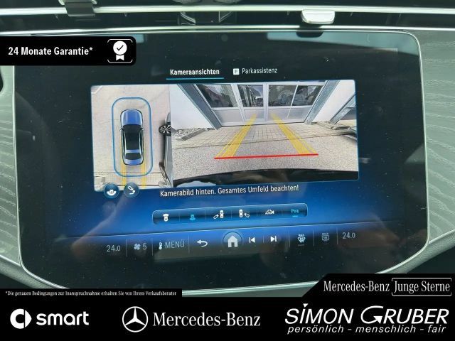 Mercedes-Benz E 220 AMG Line E 220 d Sedan