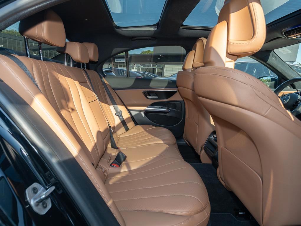 Mercedes-Benz E 200 Sedan