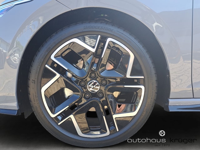 Volkswagen Golf DSG R-Line