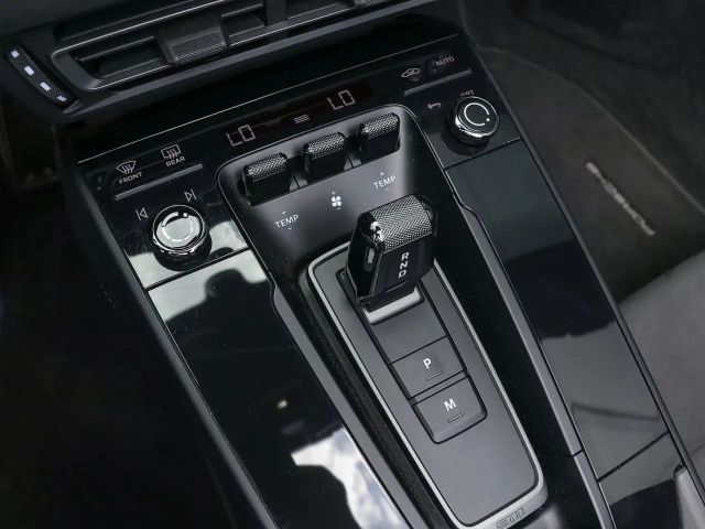 Porsche 992 4 Cabrio Carrera GTS