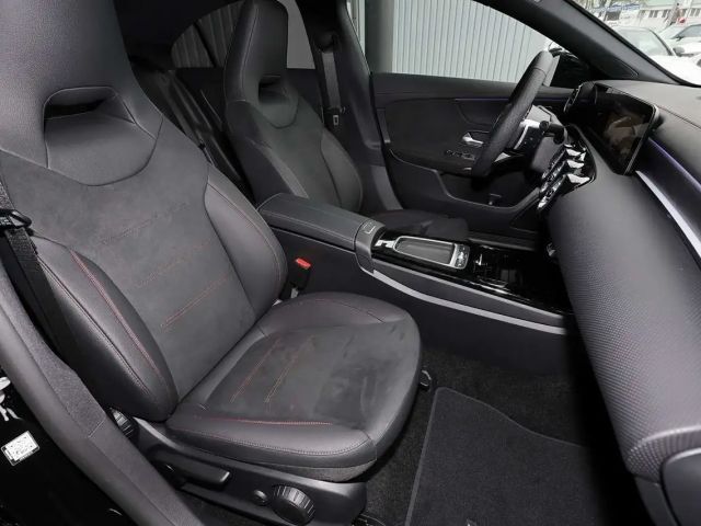 Mercedes-Benz CLA 200 AMG Line Coupé