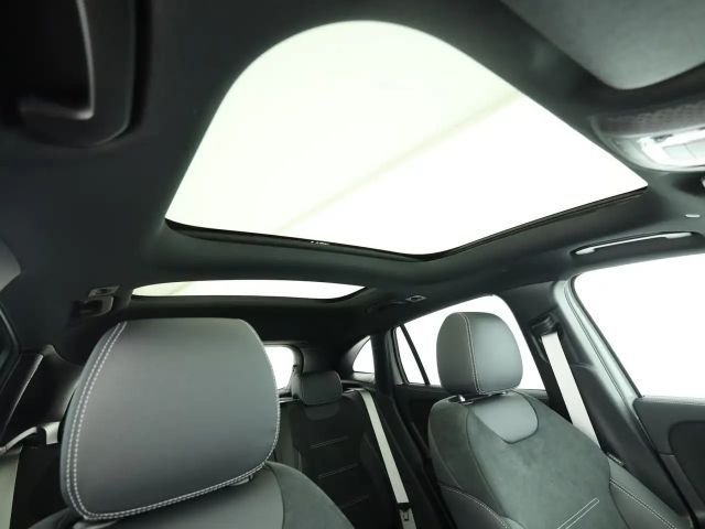 Mercedes-Benz GLA 200 AMG Line