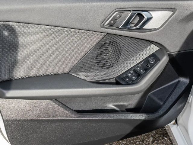 BMW 118 118i 5-deurs Sedan