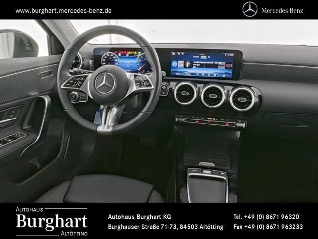 Mercedes-Benz A 180 Hatchback Progressive