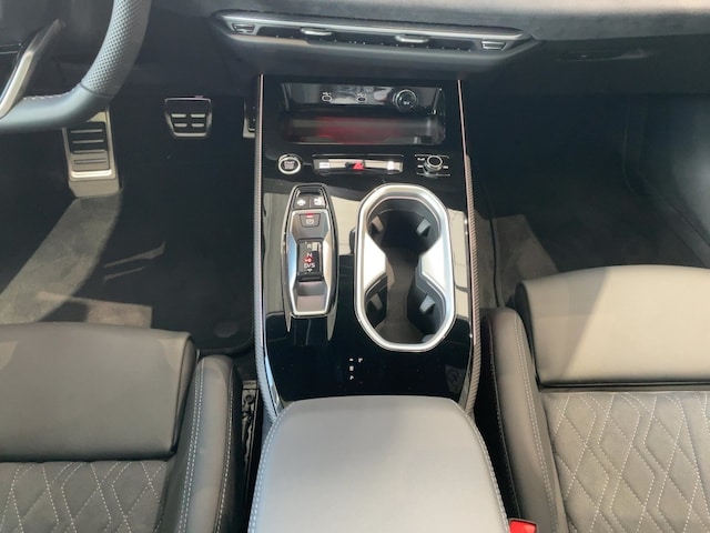 Audi A6 Avant Quattro S-Tronic