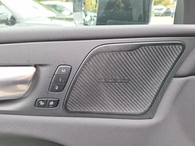 Volvo XC60 Dark Plus T6