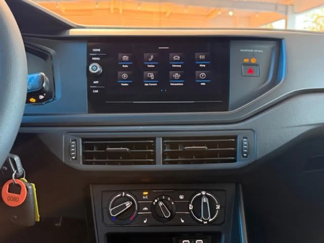 Volkswagen Polo 1.0 Basis