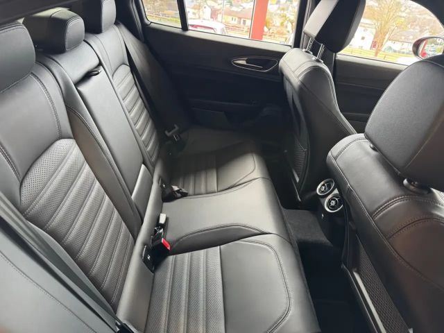 Alfa Romeo Giulia AT8 Quadrifoglio Turbo