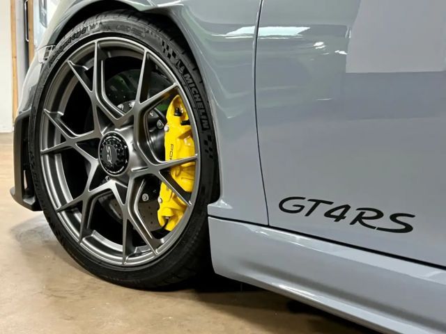 Porsche Cayman Coupé