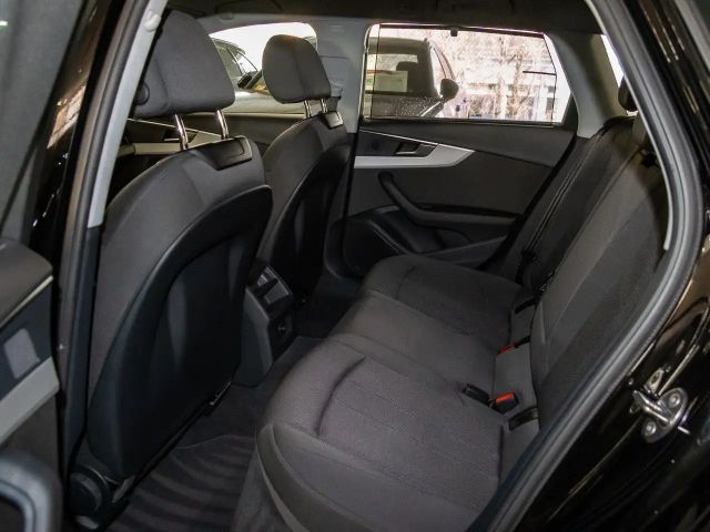 Audi A4 40 TFSI Business S-Tronic