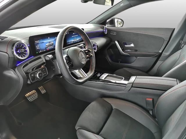 Mercedes-Benz CLA 180 AMG Line Coupé