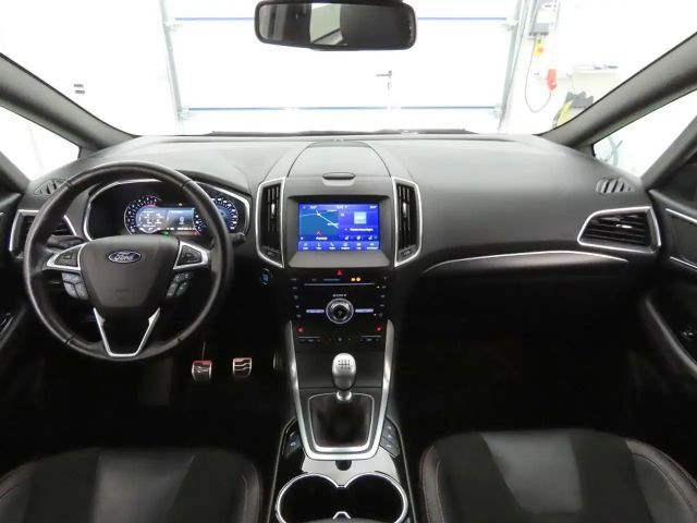 Ford S-Max ST Line